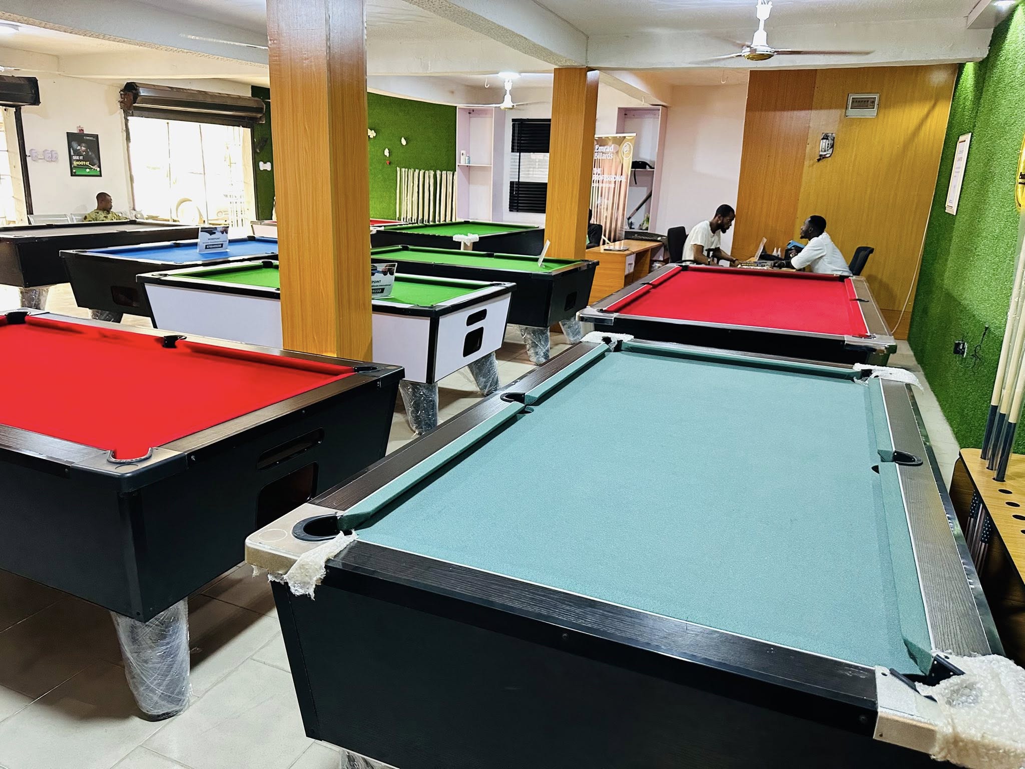 Elastic board changer